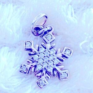 Stauer Winter snowflake Christmas pendant